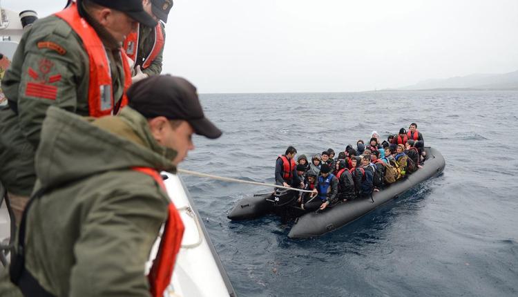 Immigration boat crashes in Turkey, 9 people killed