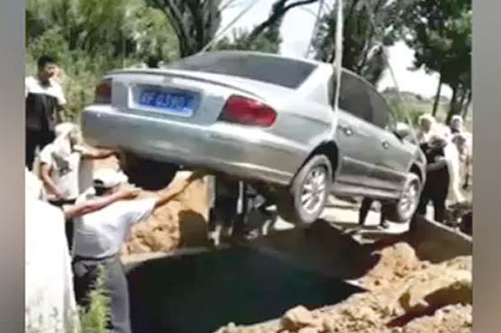 Chinese citizen was buried with a car