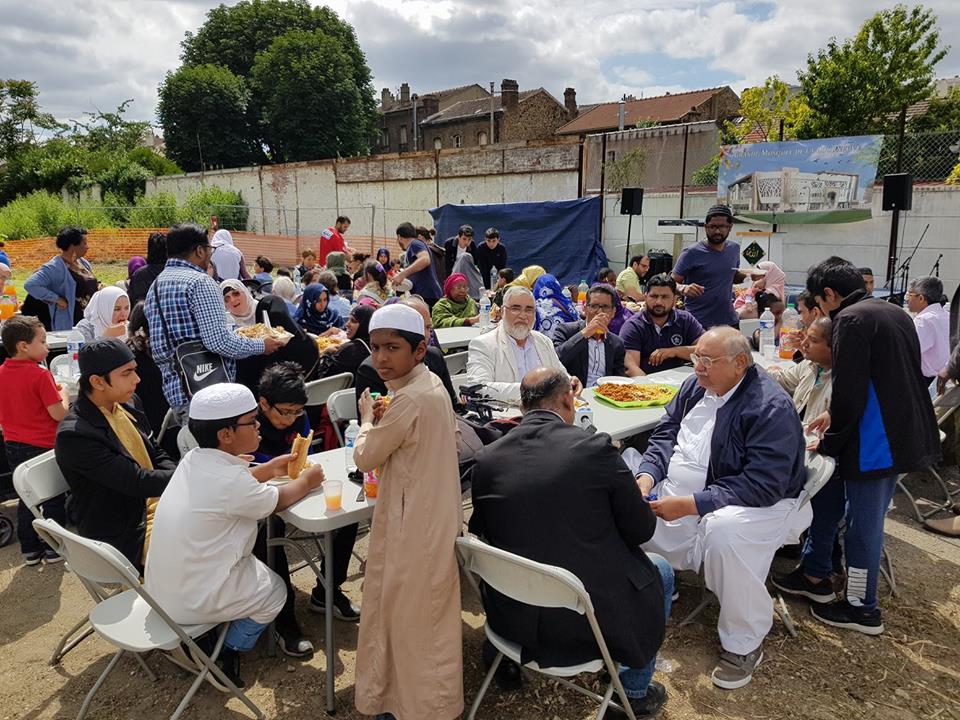 PARIS, MUSLIM, FEDERATION, OF, LAW CORNEU, ARRANGED, EID, MILAN, PARTY, REPORT, A K RAO