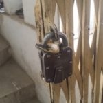 The theft escaped after robbery with the help of a private security company guard