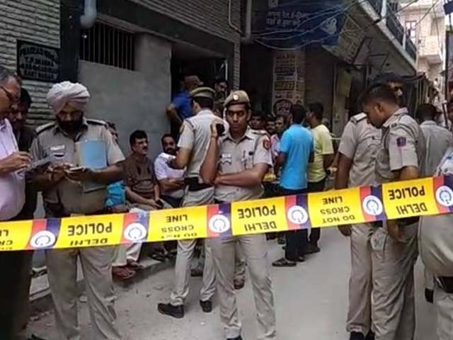 11 bodies recovered from roof ceiling in a Delhi house