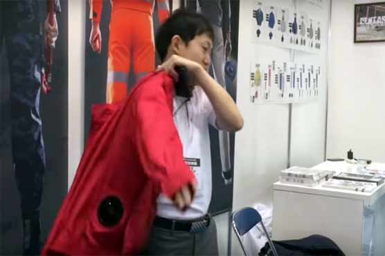 Tremendous heat, Japanese took fans in jackets