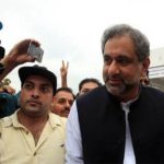 Stones fallan on the caravan of Shahid Khaqan Abbasi in Muree