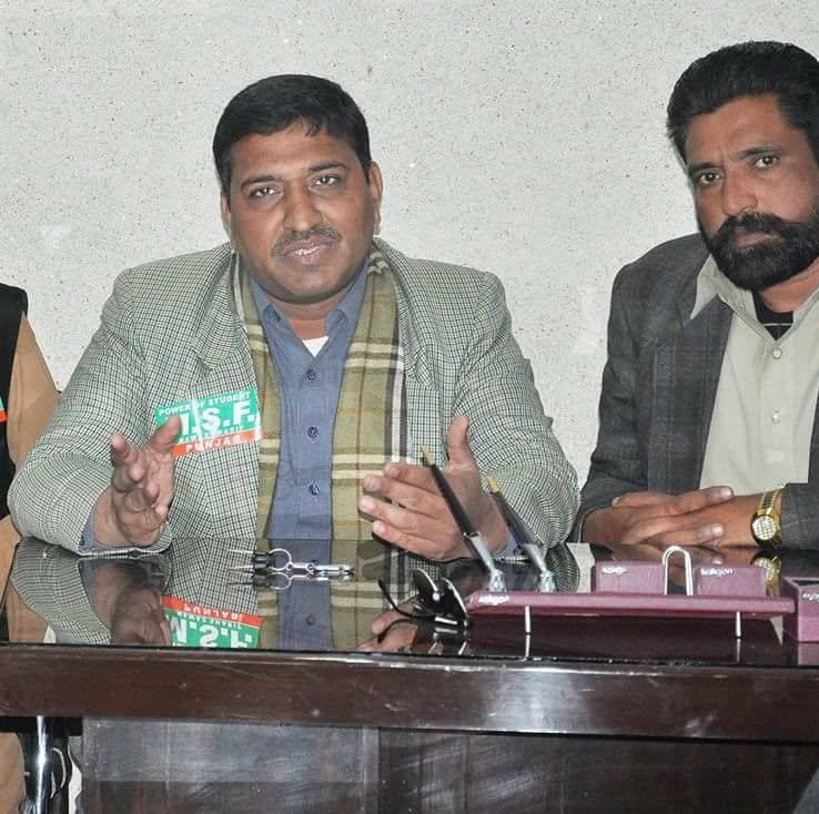 Police thread at the house of MSF Punjab General Secretary Maqbool ahmad khan in Naya mohalla