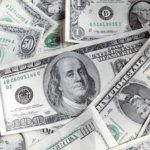 The dollar cost in Interbank decreases 43 paise