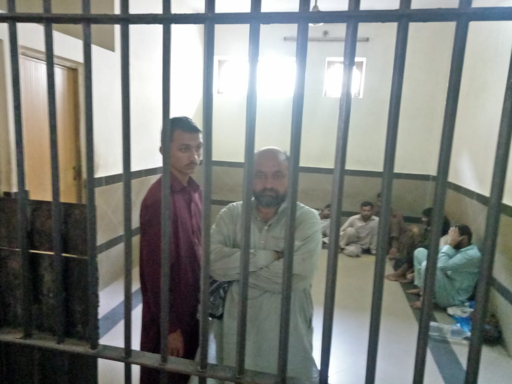 PML N MNA gunman was severely tortured to rickshaw driver Riaz in free to refuse to leave the factory