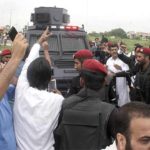 Nawaz Sharif: Workers keep flowers on the wrong car