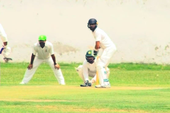 More than ten national cricketers are playing cricket clubs