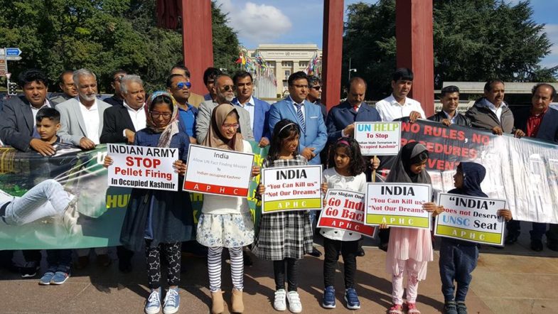 All, parties, Jammu & Kashmir, Forum, France, raised, a, protests, in, favor, of, Kashmiris, before, UN, Office