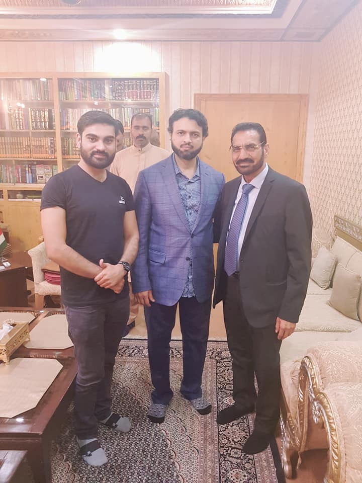 CHAUDHRY ZAFAR KAKRALI, MEET, ALLAMA DR, TAHIR UL QADRI, AT, QADRIA, MODEL TOWN, LAHORE, WLCOMME, HIM, ON, ARRIVING, IN, PAKISTAN