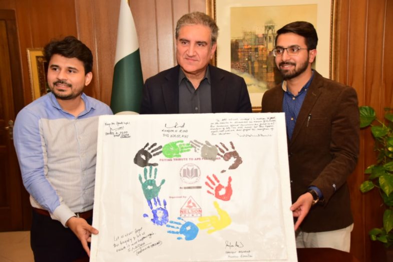 SHAH MEMOOD QURESHI, FOREIGN, MINISTER, SIGNED, A, MEMORABLE, BANNER, OF, APS, MARTYRS, OF, DECEMBER