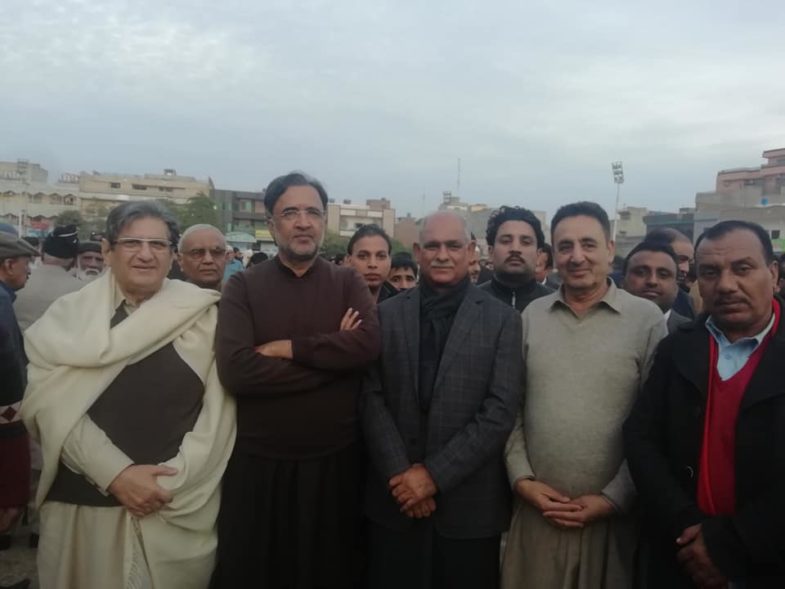 Sheikh abdul khalil, philanthropies, of, lalamusa, edhi of lalamusa, died, today, ch, qamar uz zaman kaira,and, ch. nadeem asghar kaira, participated in funderal, prayer