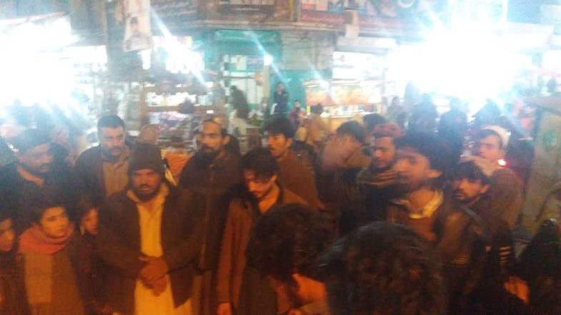 SADIQABAD, CHOWK, CLOSED, AGAINST, KILLING, OF, PARENTS, BEFORE, CHILDREN, IN, SAHIWAL