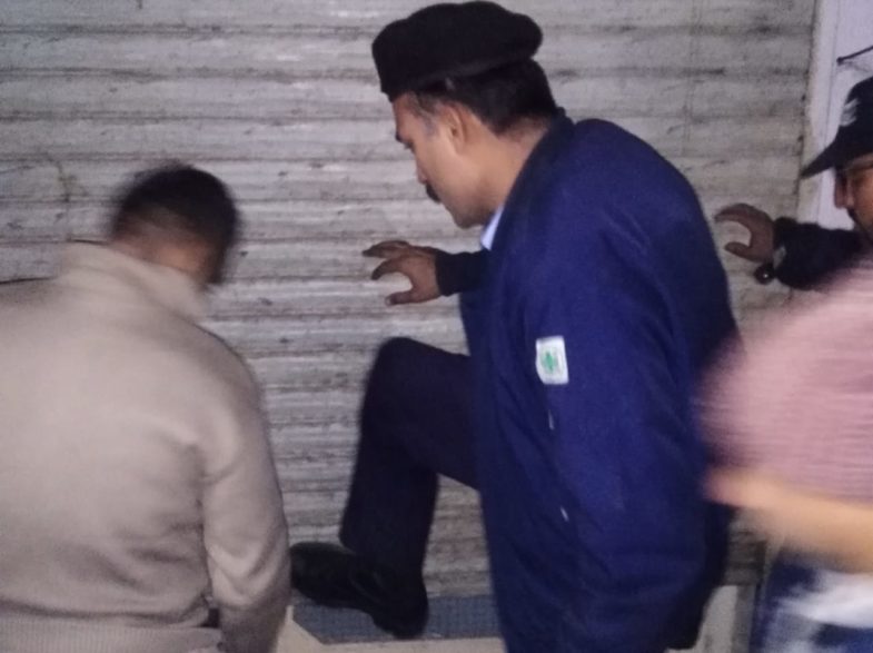 ASSISTANT, COMMISSIONER, REVNUE, AND, ASSISTANT COMMISSIONER, POLICE, SEALED, 24, SHOPS, AND, 30, FLATS, IN, I9