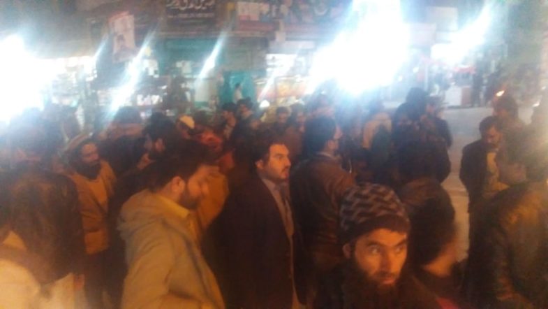 SADIQABAD, CHOWK, CLOSED, AGAINST, KILLING, OF, PARENTS, BEFORE, CHILDREN, IN, SAHIWAL