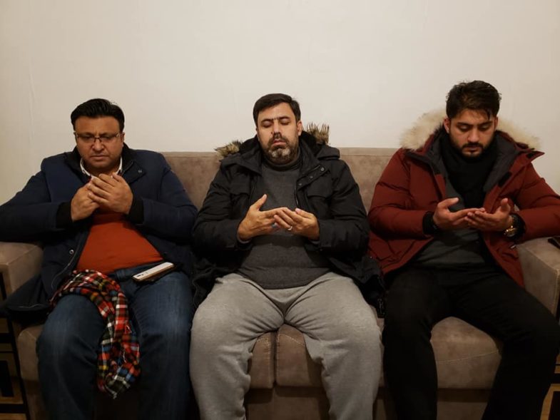 Uncle, of, khalid bashir, correspondent, ARY, News, France, Abdul Khalidq Warsi, died, social, sector, personalities, visit, his, house, to, express, their, condolence