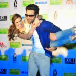 Lauren, Gottlieb ,Looks, Super, beautiful, In, Ripped Jeans, and ,Yellow, Top 