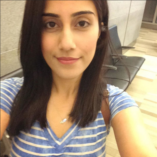 mehar sher, famous, anchor person, of, live, with, dr shahid masood, married, to, his, friend, 