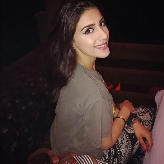 mehar sher, famous, anchor person, of, live, with, dr shahid masood, married, to, his, friend, 