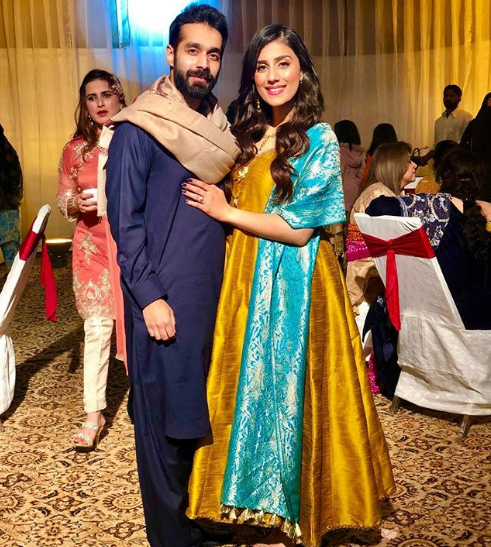 mehar sher, famous, anchor person, of, live, with, dr shahid masood, married, to, his, friend, 