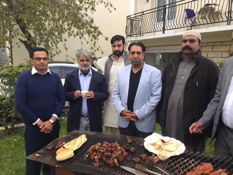 PRESIDENT, PMLN, YOUTH WING, FRANCE, ARRANGED, BAR B Q, PARTY, IN, FAVOR, OF, FRIENDS, OF, SOCIAL, AND, POLITICAL, SECTOR, OF, FRANCE