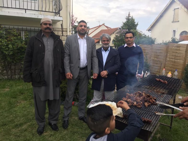 PRESIDENT, PMLN, YOUTH WING, FRANCE, ARRANGED, BAR B Q, PARTY, IN, FAVOR, OF, FRIENDS, OF, SOCIAL, AND, POLITICAL, SECTOR, OF, FRANCE