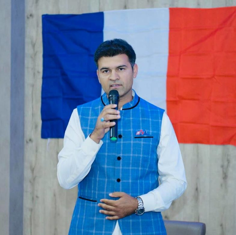 sheikh naimat ullah, arranged, a, grand, dinner, as, a, eid, party,in, favor, of, PTI, France, leaders, and, office, bearers, and, workers