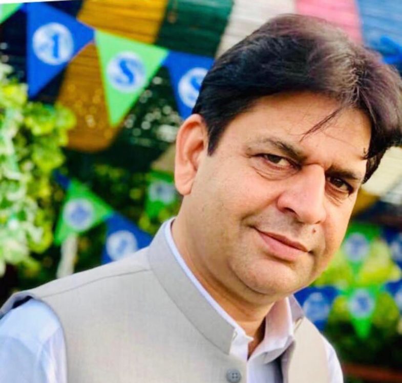 EXECUTIVE, MEMBER, BAIT UL MAAL, SARDAR ZAHID IQBAL, REACHED, PARIS, FOR, PRIVATE, VISIT, WITH, FAMILY, HIS, FRIEND, QARI FAROOQ AHMED FAROOQI, IN, PARIS,WILL, HOST,THE, VISIT