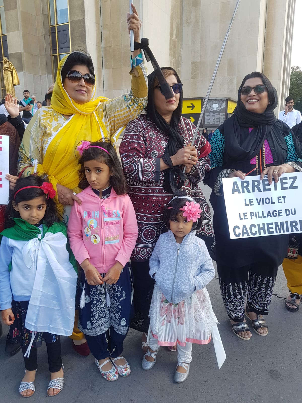Paris, Pakistani, and, Kashmiri, community, observed, Indian, Independence, day, as, black day, and, raised, protest, on, eifel tower, paris,