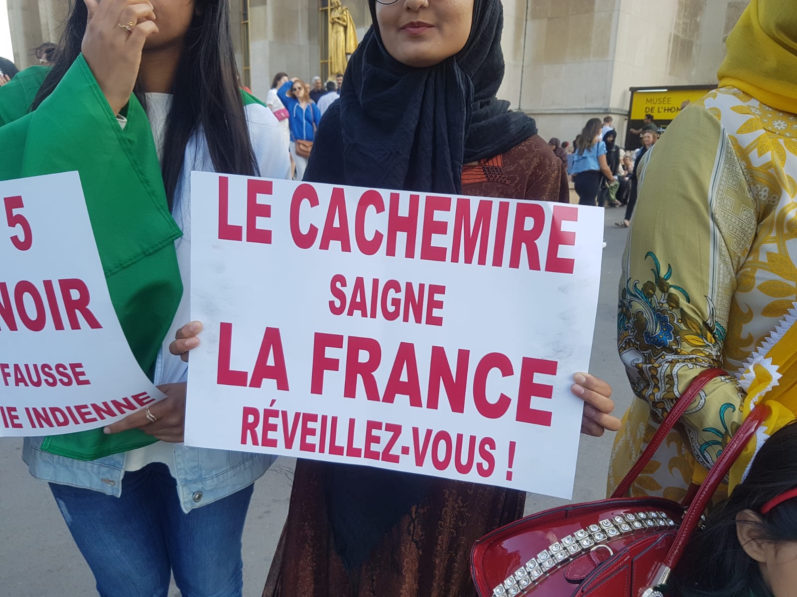 Paris, Pakistani, and, Kashmiri, community, observed, Indian, Independence, day, as, black day, and, raised, protest, on, eifel tower, paris,