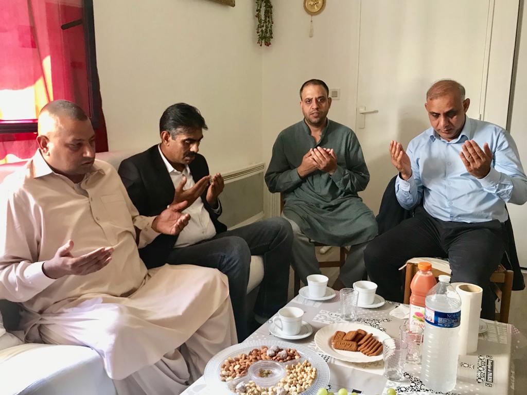 qari farooq ahmed, Ch Shamshad ahmed of Bhaoo Ghaseet pur, Muhammad Afrasiab, and, other, social, and, political, leaders, visited, mirza atiq's, house, for, condolence, on, death, of, his, brother, in, law, and, father, of, mirza farooq