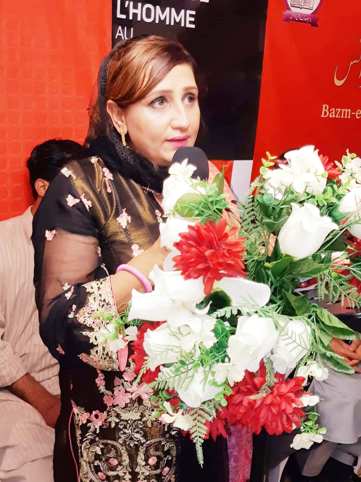 poetry, context, in, favor, of, Kashmiri, People, at, Paris, Roohi Bano, and, other, poets, addressed, the, poetry