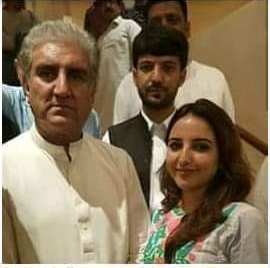 Tick Tock, Model, Hareem Shah's, picture, with, Shah Mehmood Qureshi, all, People, got, amazed, on, new, photos