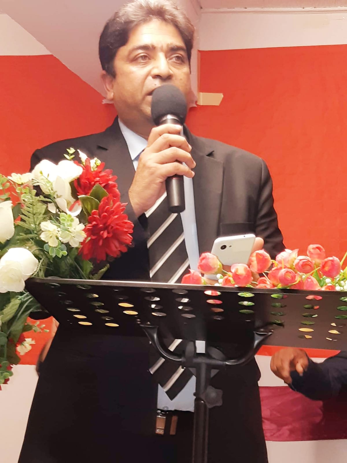 poetry, context, in, favor, of, Kashmiri, People, at, Paris, Roohi Bano, and, other, poets, addressed, the, poetry