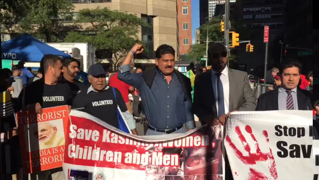 pakistani, community, protest, against, moddi, address, te, the, UN, General, Assembly, zahid hashmi, from, france, participated, from, France