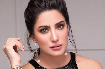 WHEN, ITS, RAINING, IT, COMES, WATER, EVERYWHERE, WHEN, ITS, HEAVY, RAINS, IT, BRINGS, HEAVY, AMOUNT, OF, WATER, AHSAN KHAN, AND, MEHWISH HAYAT, COMMENT, ABOUT, BILAWAL'S, FAMOUS, SPEACH