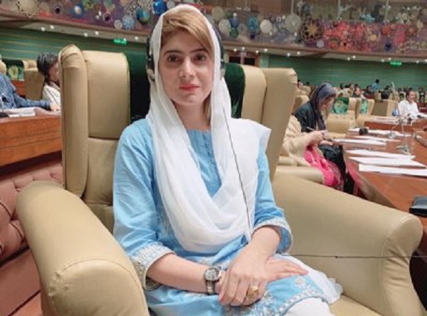 PAKISTANI, WOMNE, POLITICIAN, HAS, 15, SOCIAL MEDIA, ACCOUNTS, BUT, THEY, ARE, USED, TO, SPREAD, SHAMEFUL, ACTIVITIES