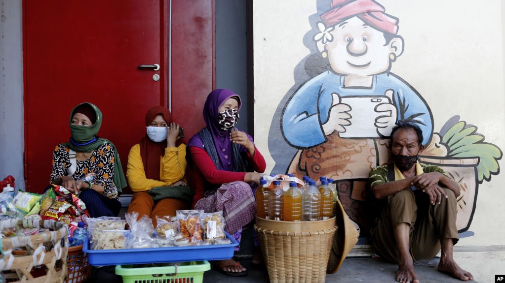 چین کے علاوہ باقی ملک کرونا کے بدترین حملے کیخلاف تیاری میں مصروف ہیں، کورونا سے نمٹنے کے لاک ڈائون کے علاوہ بھی طریقے ہیں یہ ثابت ہوچکا ہے