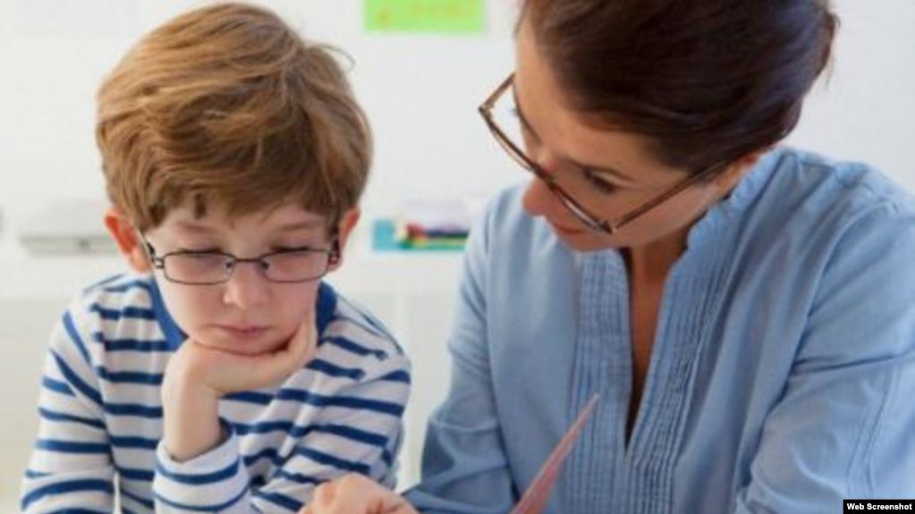 بہترین ماں بننے کی کوشش سے خواتین میں ذہنی دباؤ کا امکان: رپورٹ