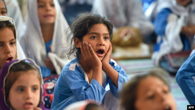 ‘پاکستان، افغانستان سمیت 10 ممالک میں ایک کروڑ بچے دوبارہ اسکول نہیں جا سکیں گے’