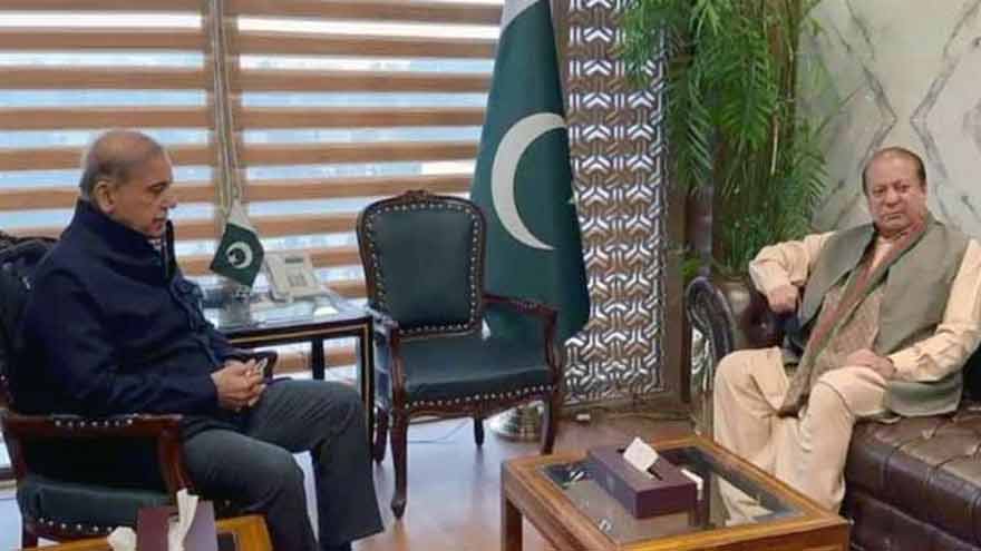 عمران خان کی اسپتال منتقلی پر شریف برادران کی دو گھنٹے طویل مشاورت، سپریم کورٹ فیصلے پر قانونی حکمت عملی زیر غور