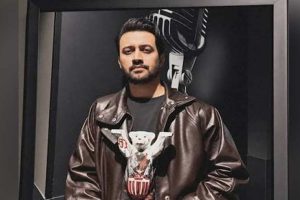برلن کے اُو بر ایرینا میں سولڈ آؤٹ شو کے بعد عاطف اسلم کو بڈی بیئر اعزاز سے نوازا گیا
