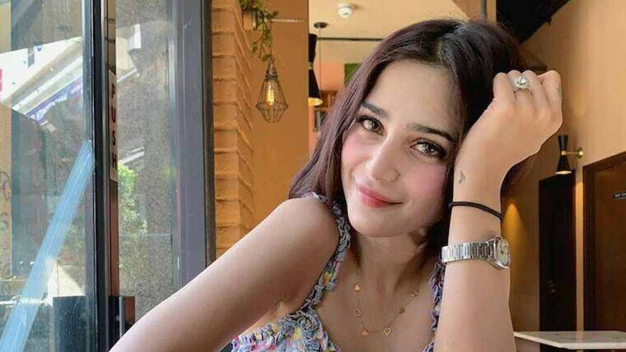 ایما بیگ کی انسٹاگرام اسٹوری پر ’سنگل‘ حیثیت نے علیحدگی کی افواہوں کو مزید تقویت دے دی