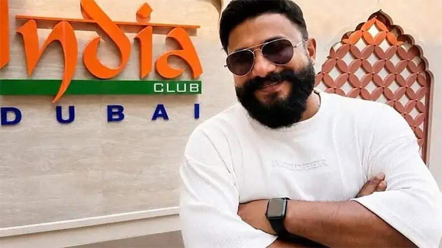 معروف گلوکار نثار ویناڈ 44 سال کی عمر میں دبئی میں انتقال کر گئے، پرفارمنس سے چند گھنٹے قبل دم توڑا

##