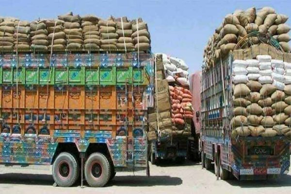 مال برداروں نے کرایہ 5 فیصد مزید بڑھانے کا اعلان کر دیا، حکومتی وعدے پورے نہ ہوئے تو ملک گیر ہڑتال کی وارننگ