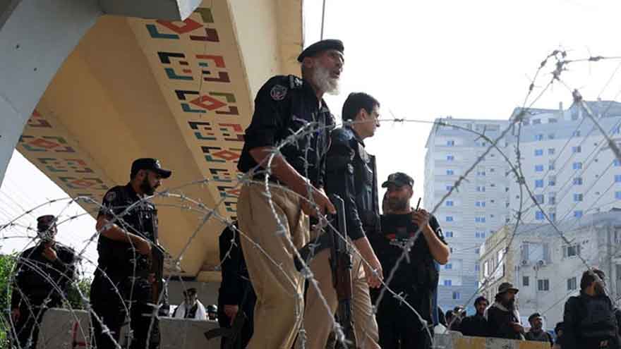 خیبرپختونخوا میں گورنر راج کے بعد ایڈووکیٹ جنرل آفس سے 57 افسران برطرف