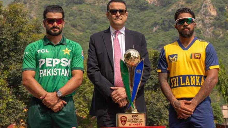 پاکستان اور سری لنکا ٹی ٹوئنٹی سیریز کی ٹرافی راولپنڈی میں رونمائی، پہلا میچ کل کھیلا جائے گا