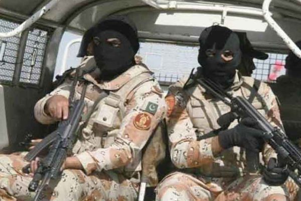 کراچی میں انسانی اسمگلنگ کا بڑا نیٹ ورک بے نقاب، سندھ رینجرز اور پولیس کی مشترکہ کارروائی میں پانچ ملزمان گرفتار