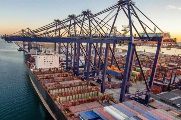 کراچی پورٹ کی اپ گریڈیشن مکمل، جہازوں کی گنجائش دوگنی اور تاجروں کو سالانہ 15 کروڑ ڈالر بچت کا امکان