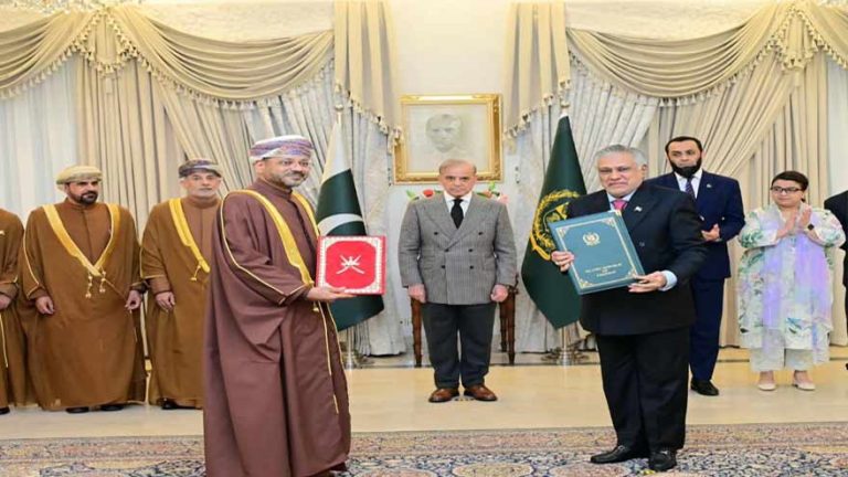 پاکستان اور عمان کے درمیان چھ معاہدوں پر دستخط، متعدد شعبوں میں تعاون بڑھانے کا فیصلہ